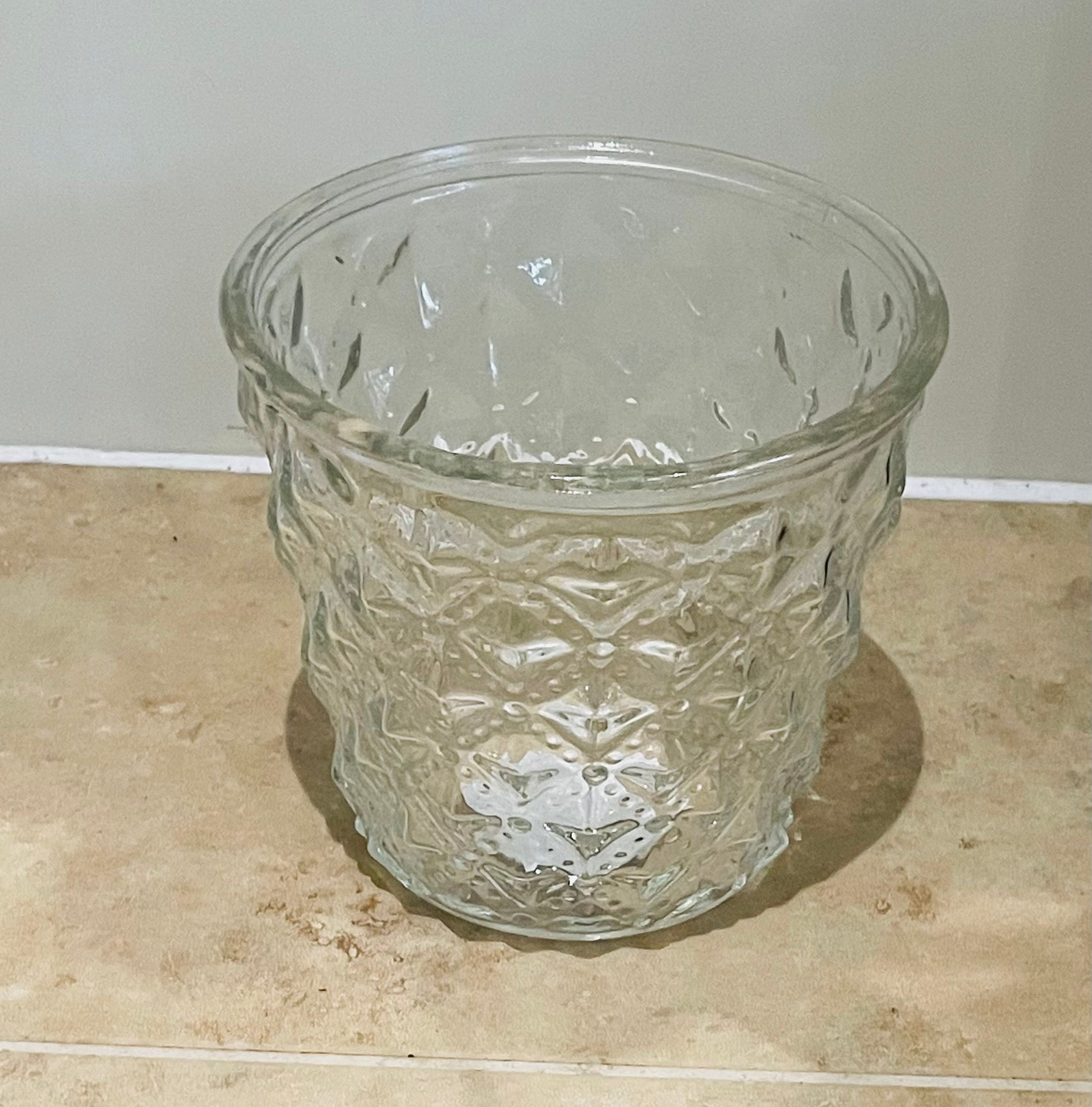 Clear Glass Cover Pot With Geometric Pattern 