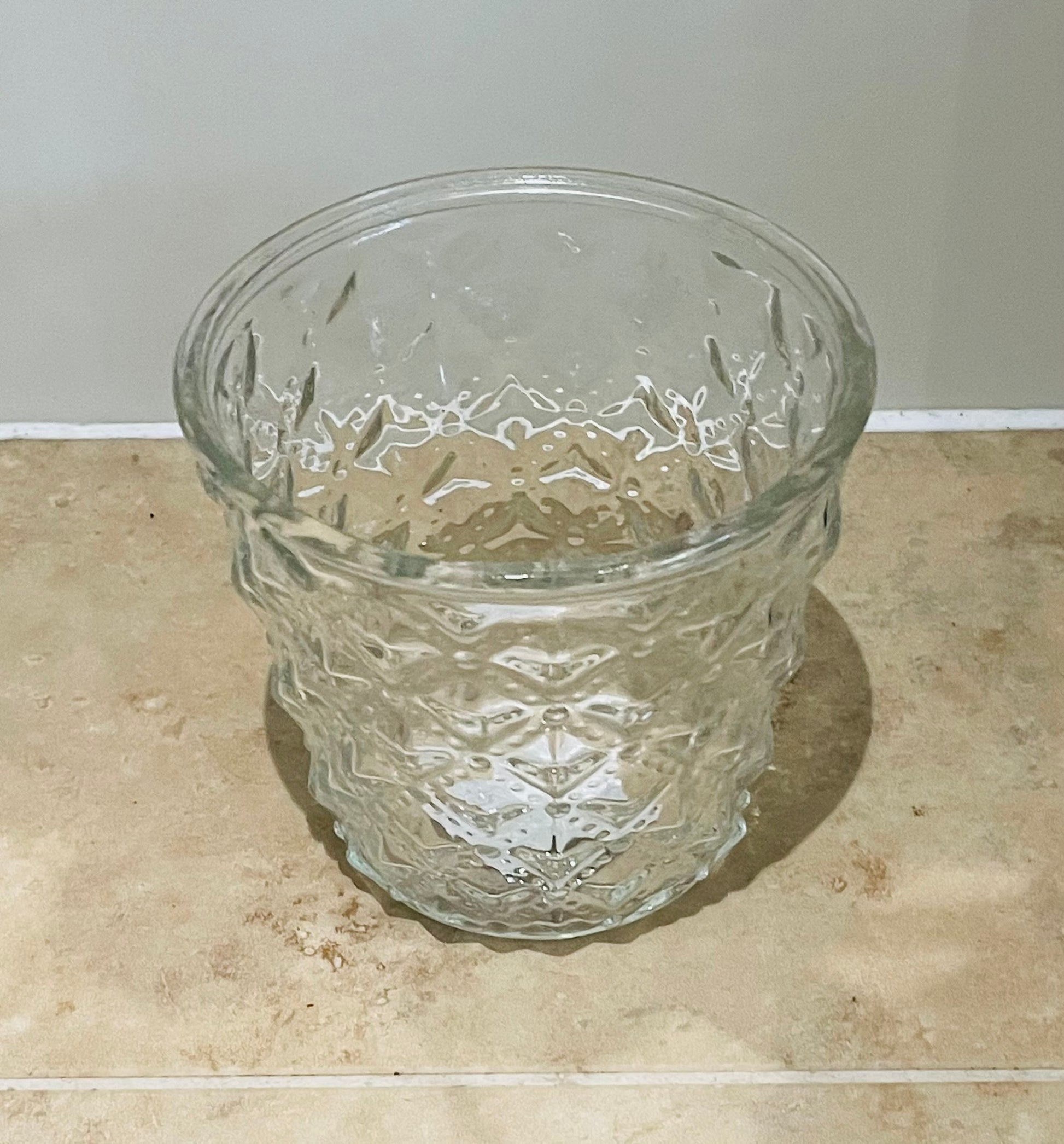 Clear Glass Cover Pot With Geometric Pattern 